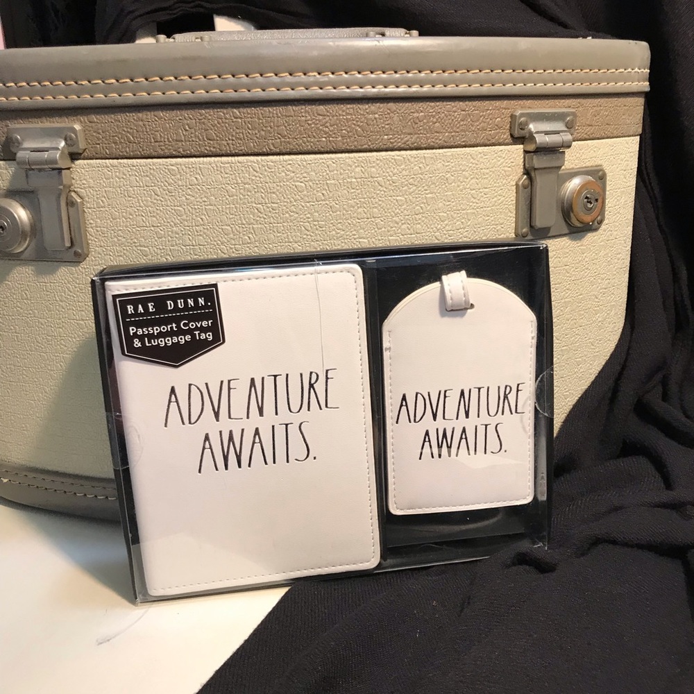 RAE DUNN PASSPORT COVER/LUGGAGE TAG NWT